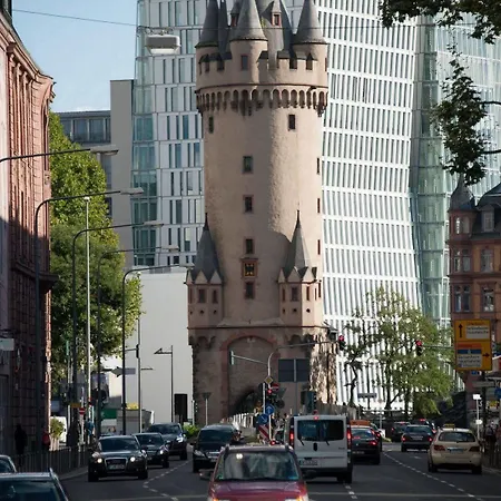 Otel Turm Frankfurt am Main